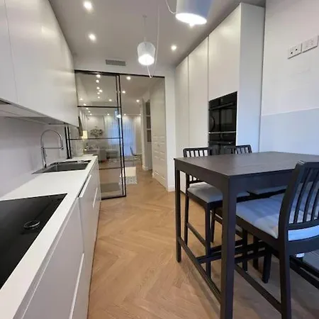 Daire Esclusivo Apt Design Fashion-district Foppa 49a - Parking