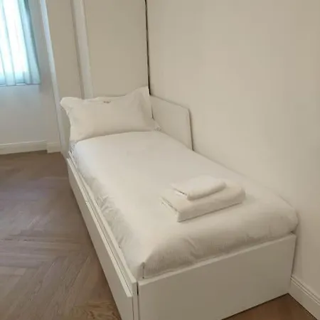 Daire Esclusivo Apt Design Fashion-district Foppa 49a - Parking *